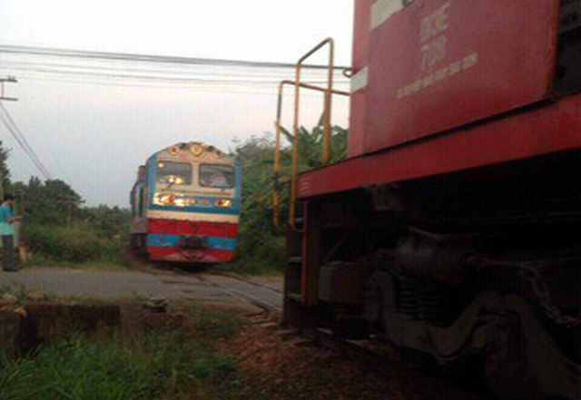 職能機關初步已對編號SE25列車駕駛員暫停工作。圖為兩列車差點相撞，距離僅為10米。（圖源：CTV）