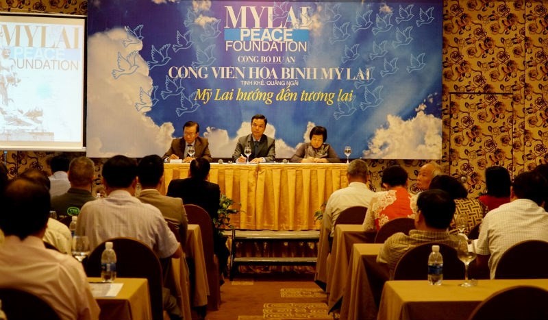 廣義省人委會公佈興建美萊和平公園項目的新聞發佈會一瞥。