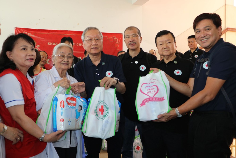 國際名廚代表團探訪和平村 ảnh 1