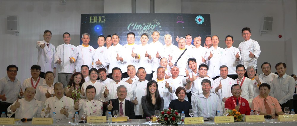 各組辦單位與名廚在發佈會上合影。