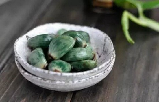 變成綠色的臘八蒜。（示意圖源：互聯網）