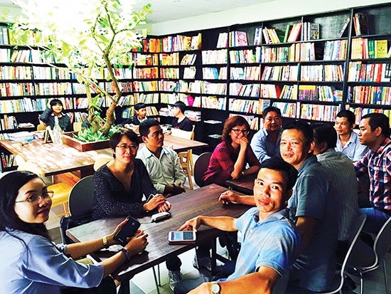 西貢圖書俱樂部各位成員一次聚會。