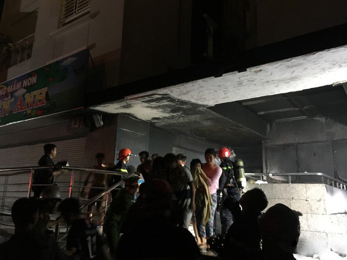 多人在Carina公寓火勢中驚慌咆哮 ảnh 2