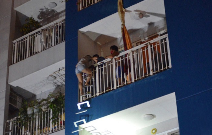 Carina公寓起火致13死 ảnh 2