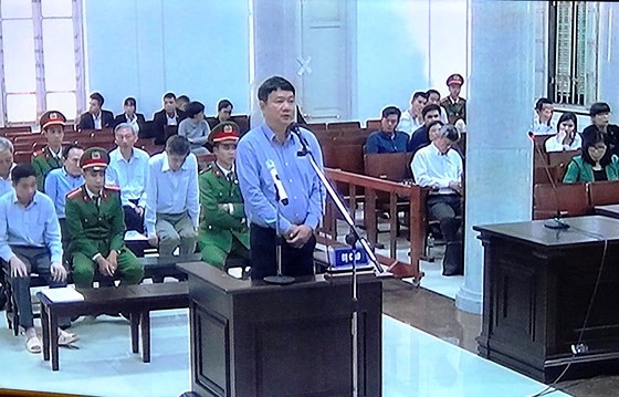 被告丁羅昇出庭受審。