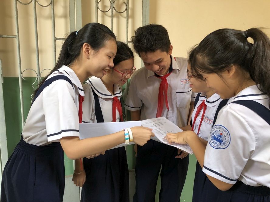 麥劍雄學校有５名學生參加九年級優秀生考試。