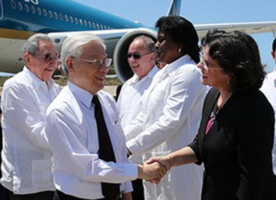 聖地亞哥‧德‧古巴城市領導迎接阮富仲總書記。（圖源：智勇）