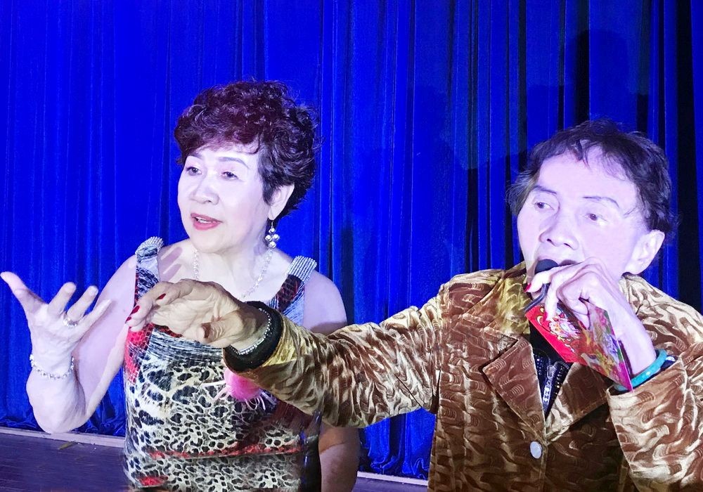 黎秀嫻（左）將與紅豔卿同台演出。