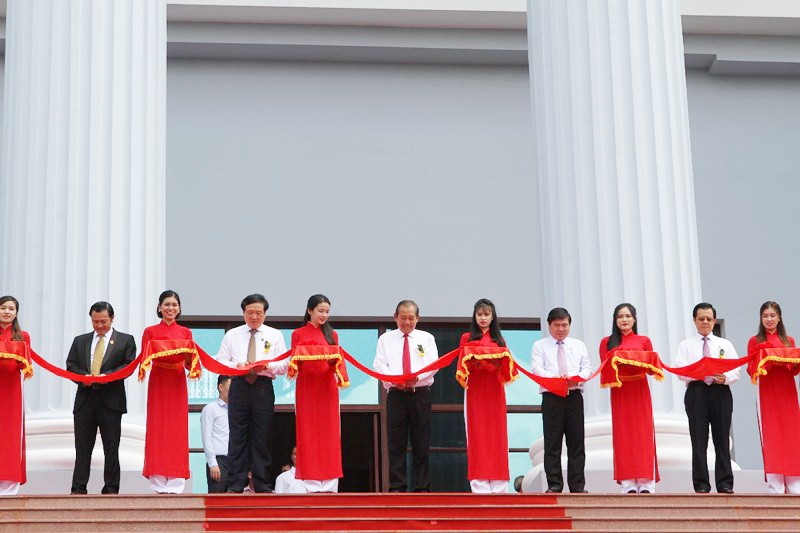 駐本市高級人民法院辦事處落成剪綵儀式。