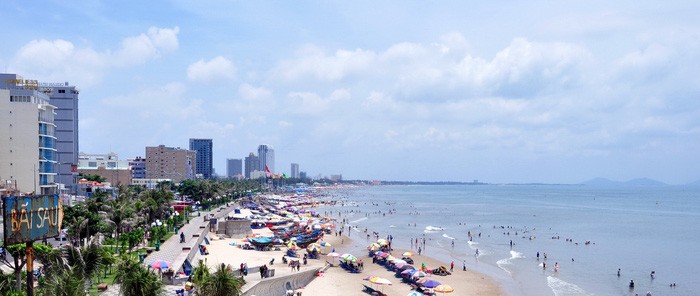 預計該省每日將迎接8至10萬人次前來參觀和度假。圖為頭頓市後灘景點一瞥。（圖源：東河）