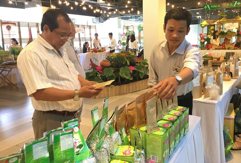 圖為某一同塔企業在座談會上所推介的產品。（圖源：黎英）