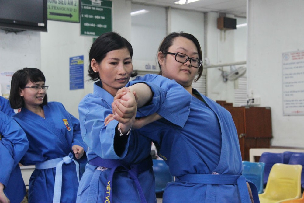 若干醫院的醫護員習武以自衛。