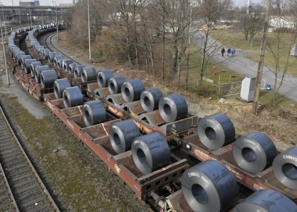 白宮延長歐盟鋁鋼關稅豁免期。（圖源：AP）