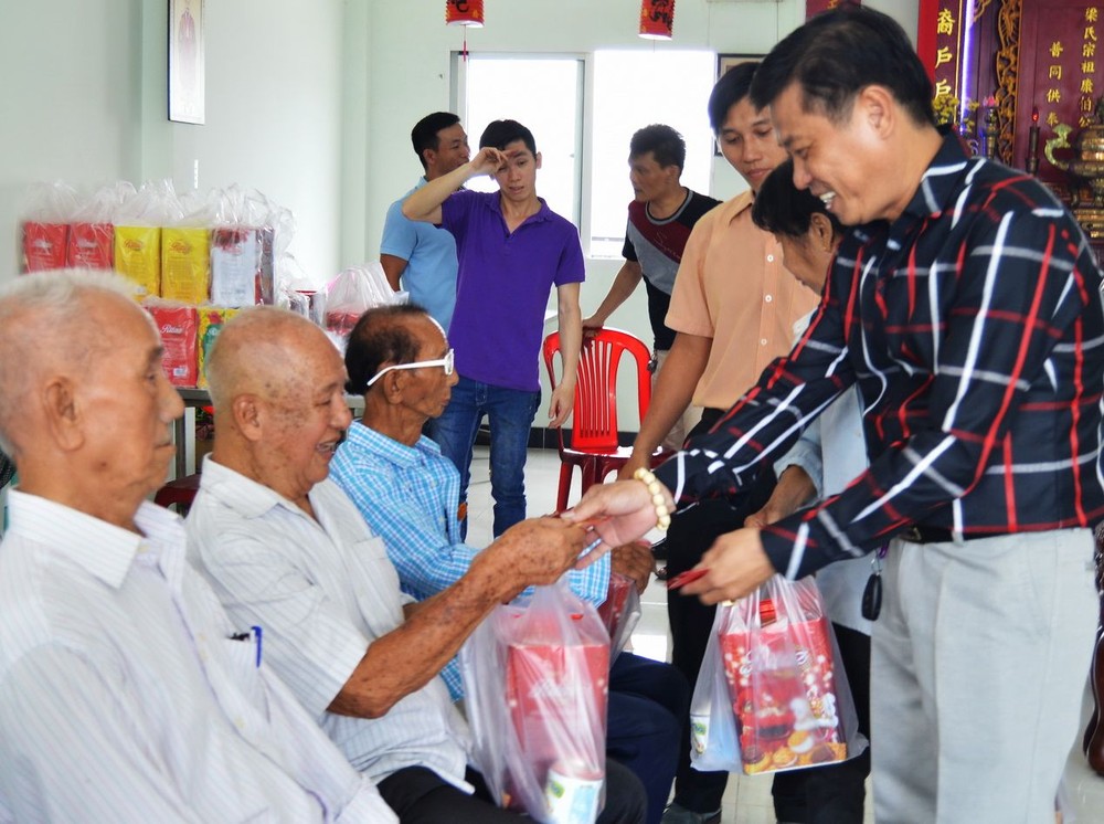 各華人宗祠春季祭祖與敬老 ảnh 1