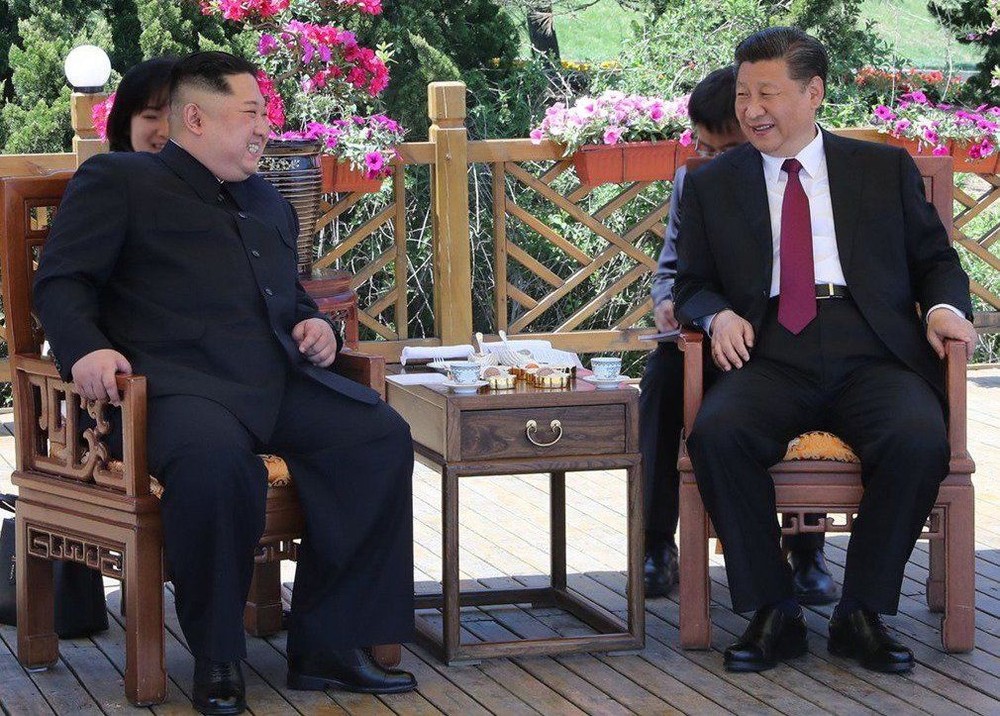 時隔40餘日，習近平同金正恩再次會晤。（圖源：新華網）