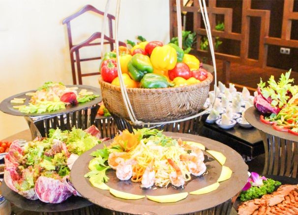 中餐美食自助餐一瞥。