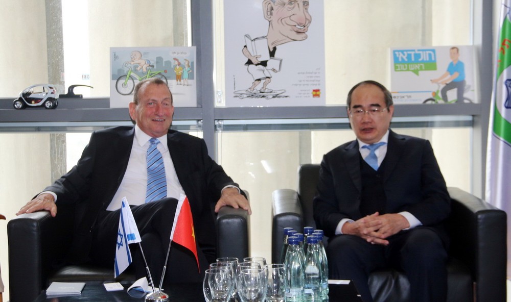 市委書記阮善仁與特拉維夫市長羅恩‧胡爾代進行會談。（圖源：越通社）