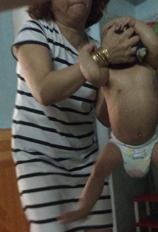 虐童的“十媽”保姆將被起訴。（圖源：視頻截圖）