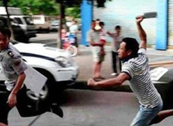 偷車賊偷車不遂，竟還持刀“還擊“。（示意圖源：互聯網）