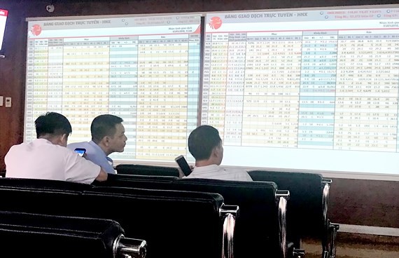 5月23日，越南股市已脫離1000點和直線下跌988點。