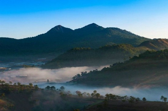郎比安山對面就是天福德山丘。