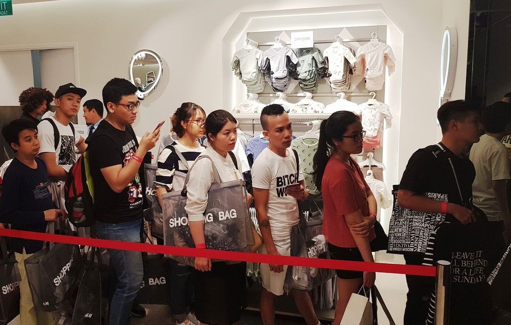 有序排隊，邁向文明社會。