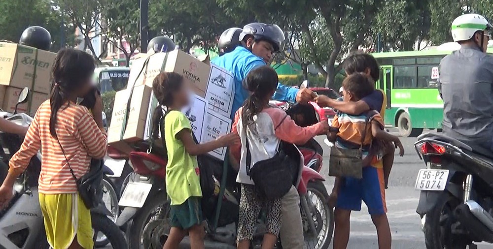 兒童行乞弊端捲土重來 ảnh 1