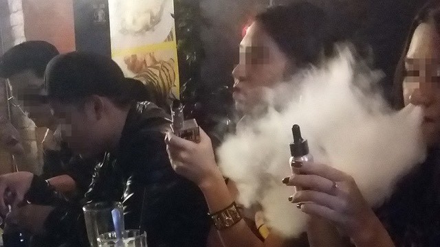 香煙或電子煙都一樣會危害健康。