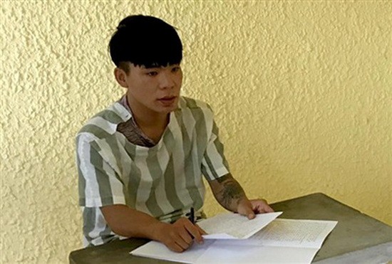 嫌犯潘志忠在派出所供述其詐騙行為。（圖源：H.N）