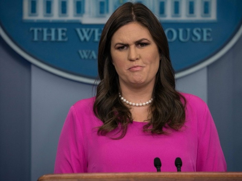 白宮發言人桑德斯遭餐廳老闆下逐客令，因替特朗普工作。（圖源：AFP）