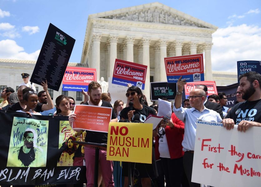 在聯邦最高法院前抗議。（圖源：Getty Images）