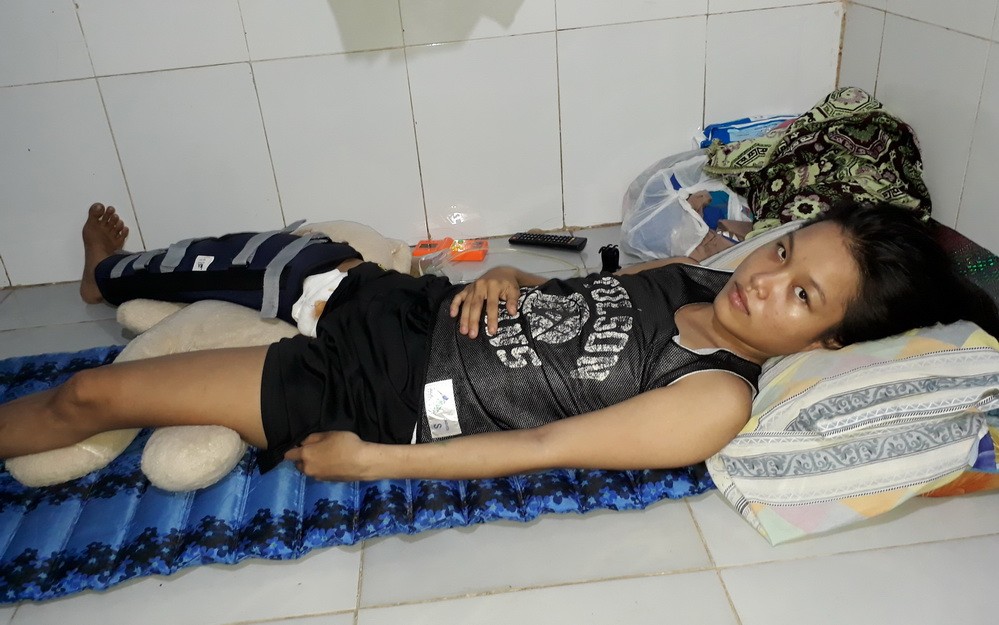 陳雪虹腦、肚、腳都受傷。