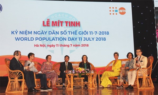 圖為河內市於昨(11)日舉行的七‧一一”世界人口日座談會一瞥。