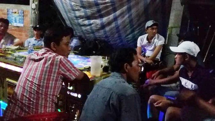 被現場抓獲參與捕魚遊戲變相的參賭者。（圖源：公安機關提供）