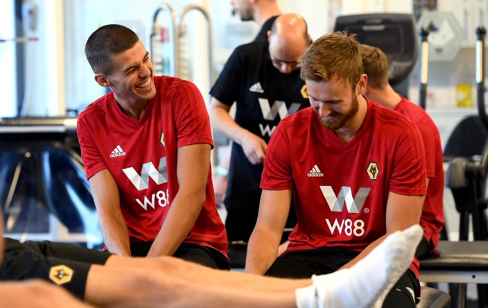 优德W88赞助狼队，百年俱乐部“整装”待发！ ảnh 2