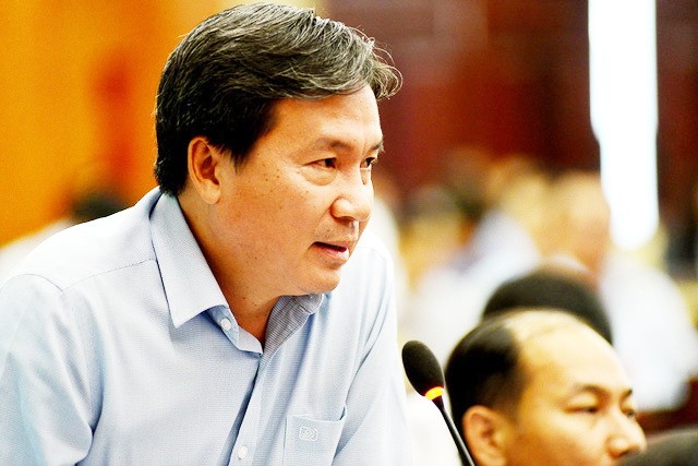 市工商廳副廳長阮方東在媒體發佈會上發言。