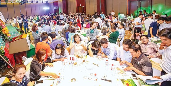 一個成功開售的項目，從開發商至投資商的資金大部分來自銀行。