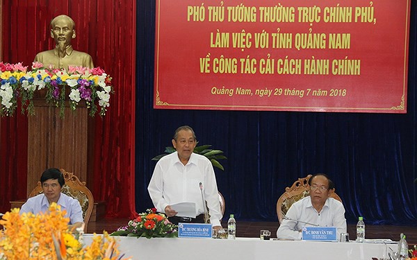 政府常務副總理張和平主持會議並發表講話。（圖源：VOV）