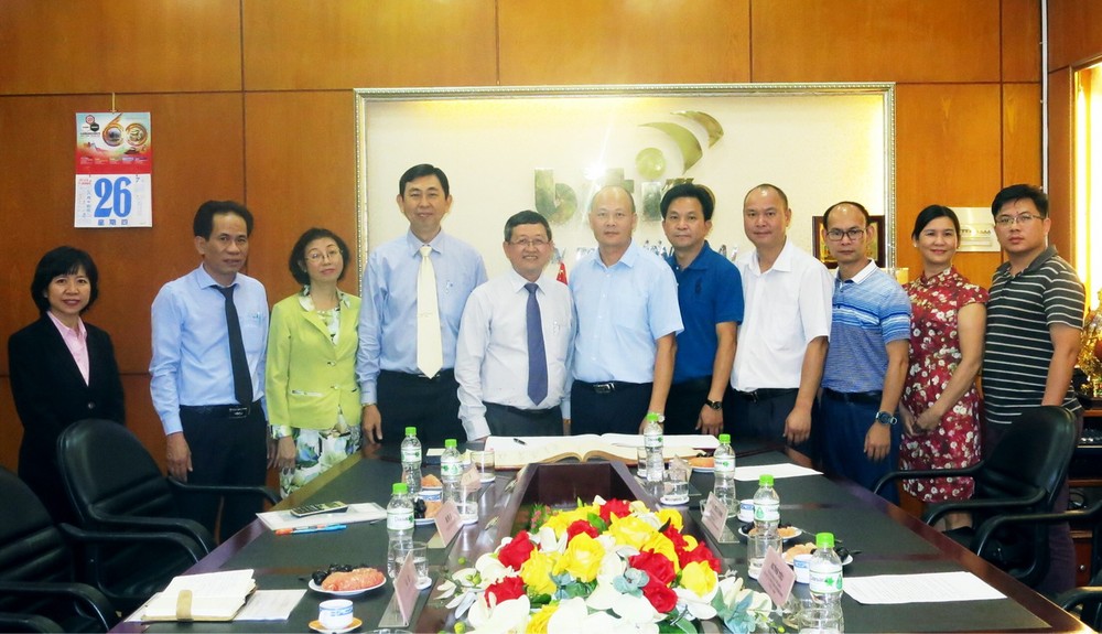 東興經濟代表團參訪平仙公司 ảnh 1