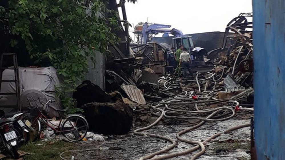 火勢熄滅後的現場一片狼藉。（圖源：春中）