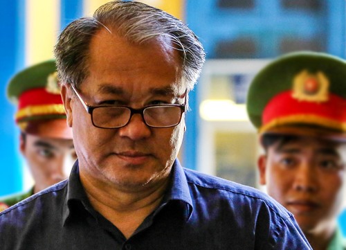 法官宣判前片刻的被告人范功名。（圖源：成阮）