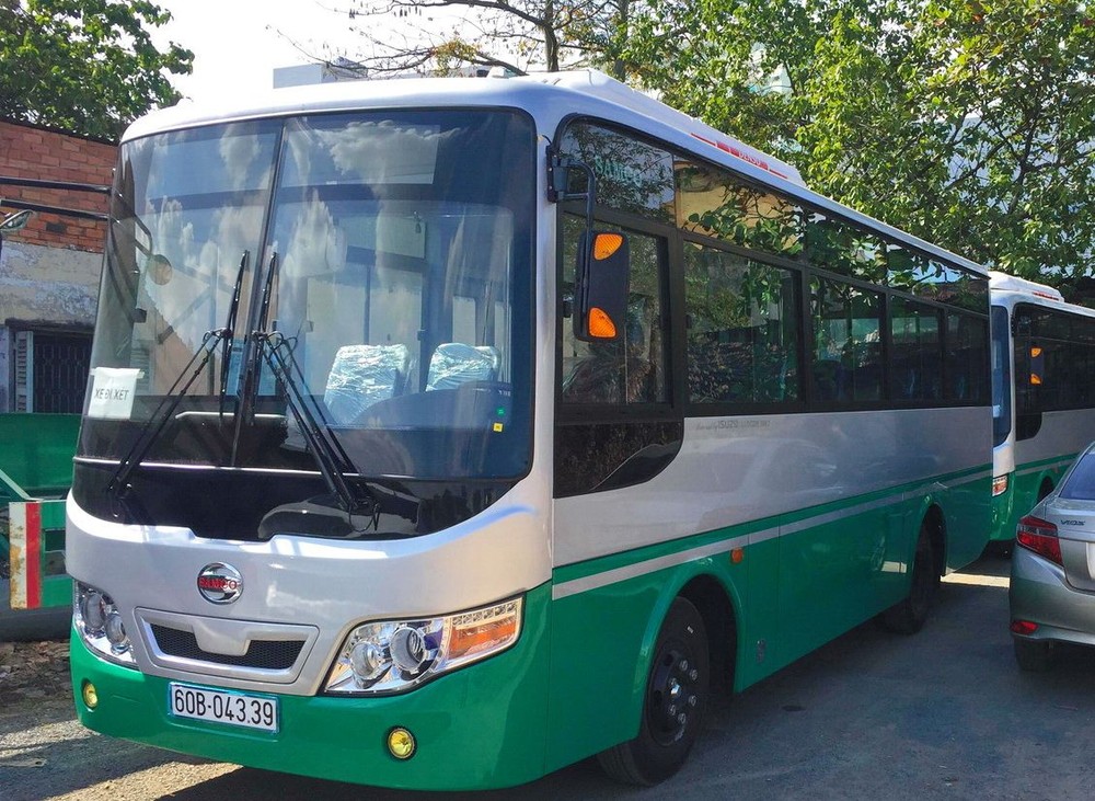 狹窄的巷路不能滿足巴士安全 行駛的條件。