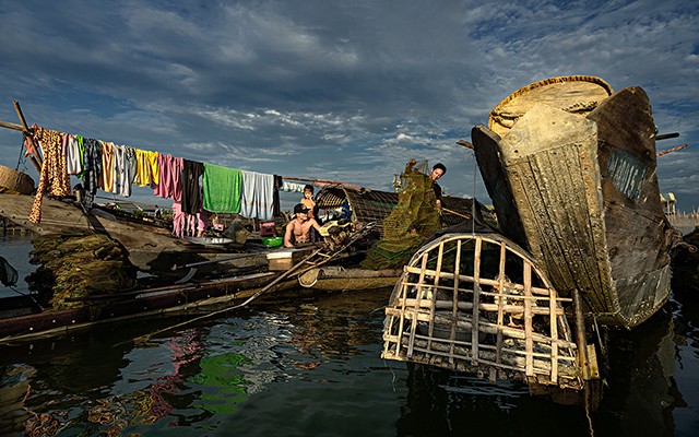 榮獲2017年越南遺產攝影（Vietnam Heritage Photo 2017）大賽第一名的《埻潭漁村》攝影作品。（圖源：何文東）