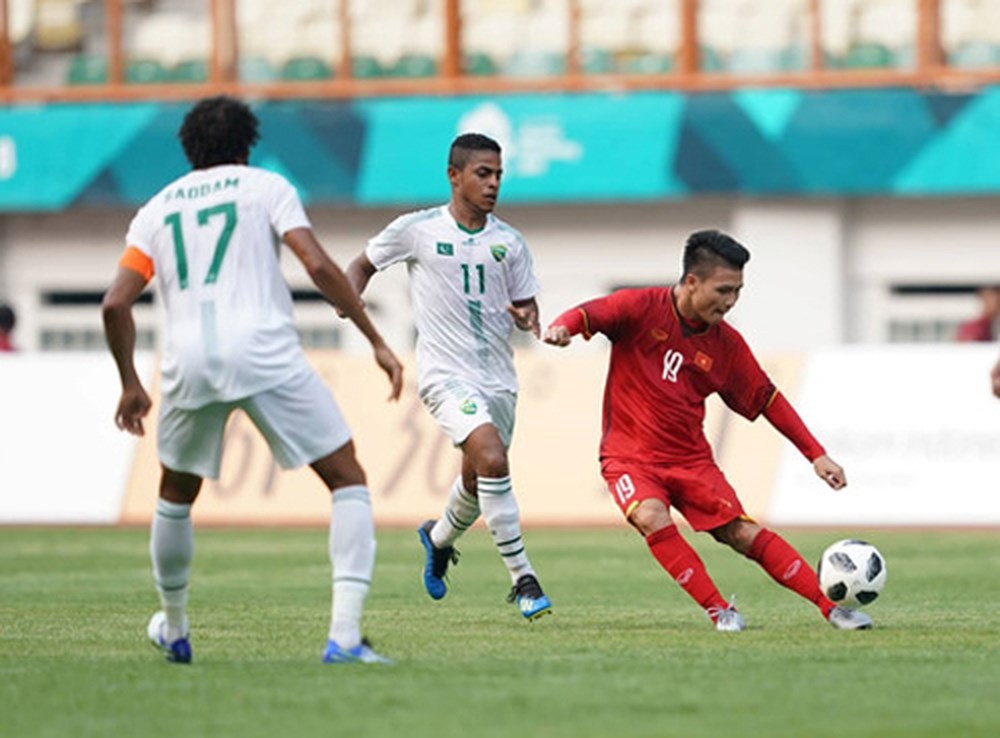 光海(紅衣)首開紀錄。（圖源：路透社）