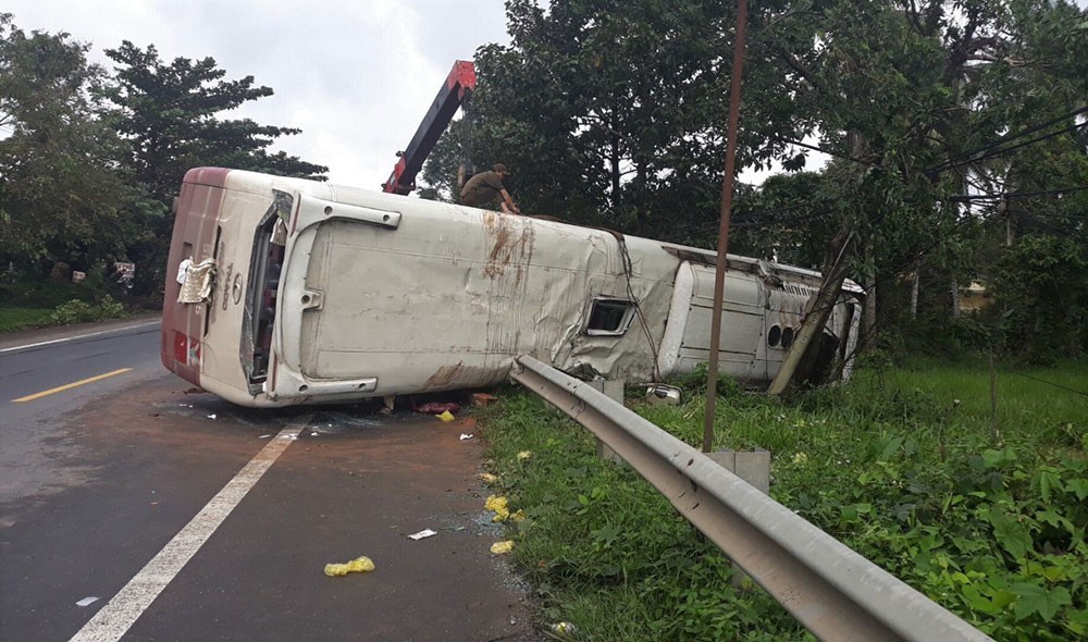 臥鋪客車側翻事故現場。（圖源：海棠）