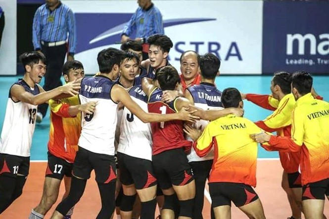 越南隊慶祝勝利。