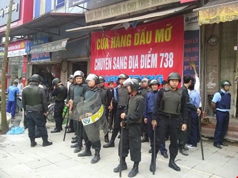 公安部將監管討債勞務。圖為某一討債公司的討債隊伍人員在摧收討債作業中。（圖源：茶芳）