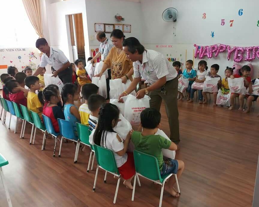 寶元公司工會與平新勞動聯團配合在小太陽幼兒園舉辦中秋節盛會。