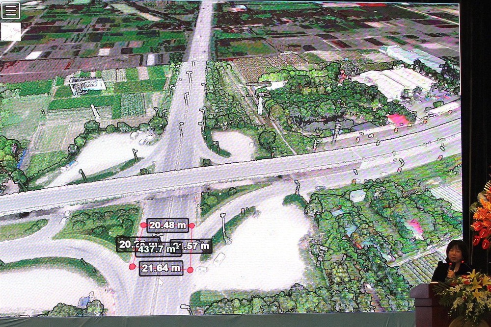 企業介紹智慧城市管理科技。（圖源：黃雄）