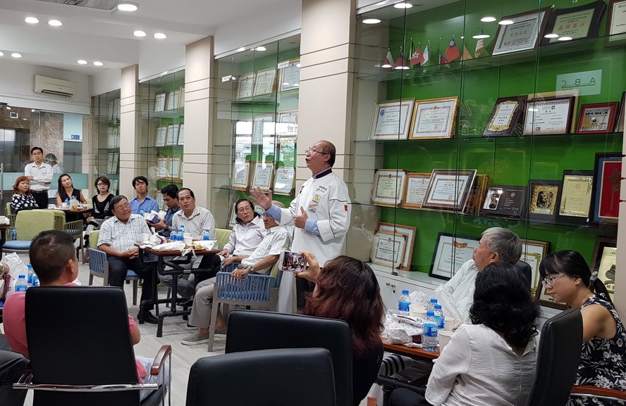 高肇力總經理與第十一郡企業家交流。